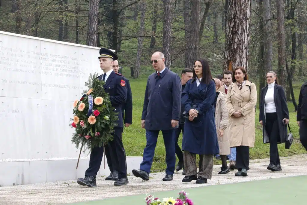 Tuzla obilježila 4. april – Dan kada je Tuzla stala u odbranu zajedničkog života (FOTO)
