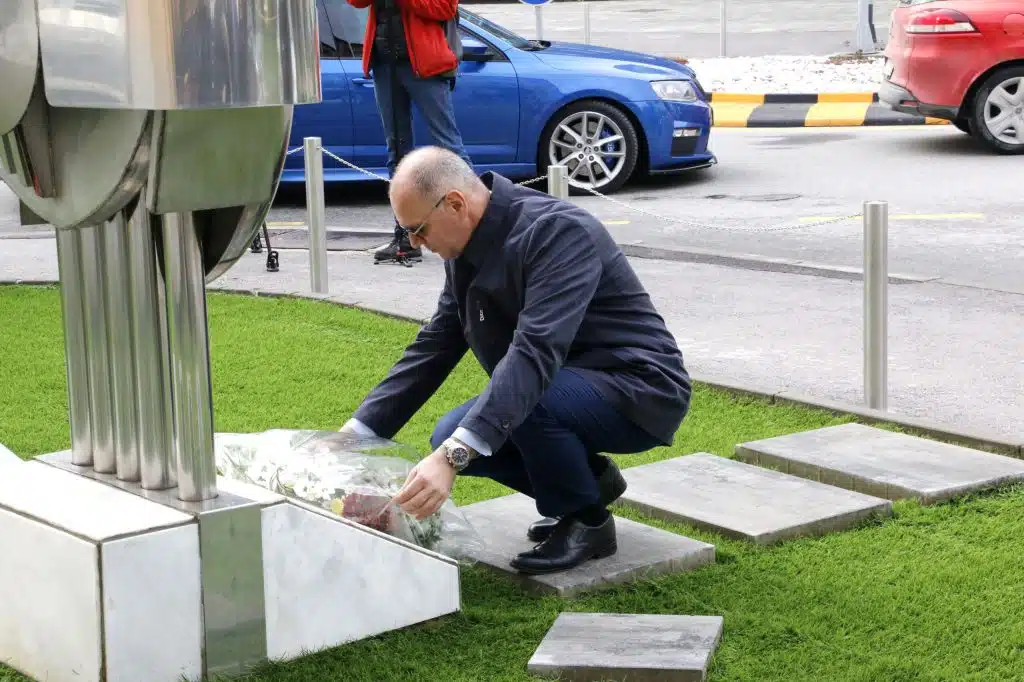Tuzla obilježila 4. april – Dan kada je Tuzla stala u odbranu zajedničkog života (FOTO)
