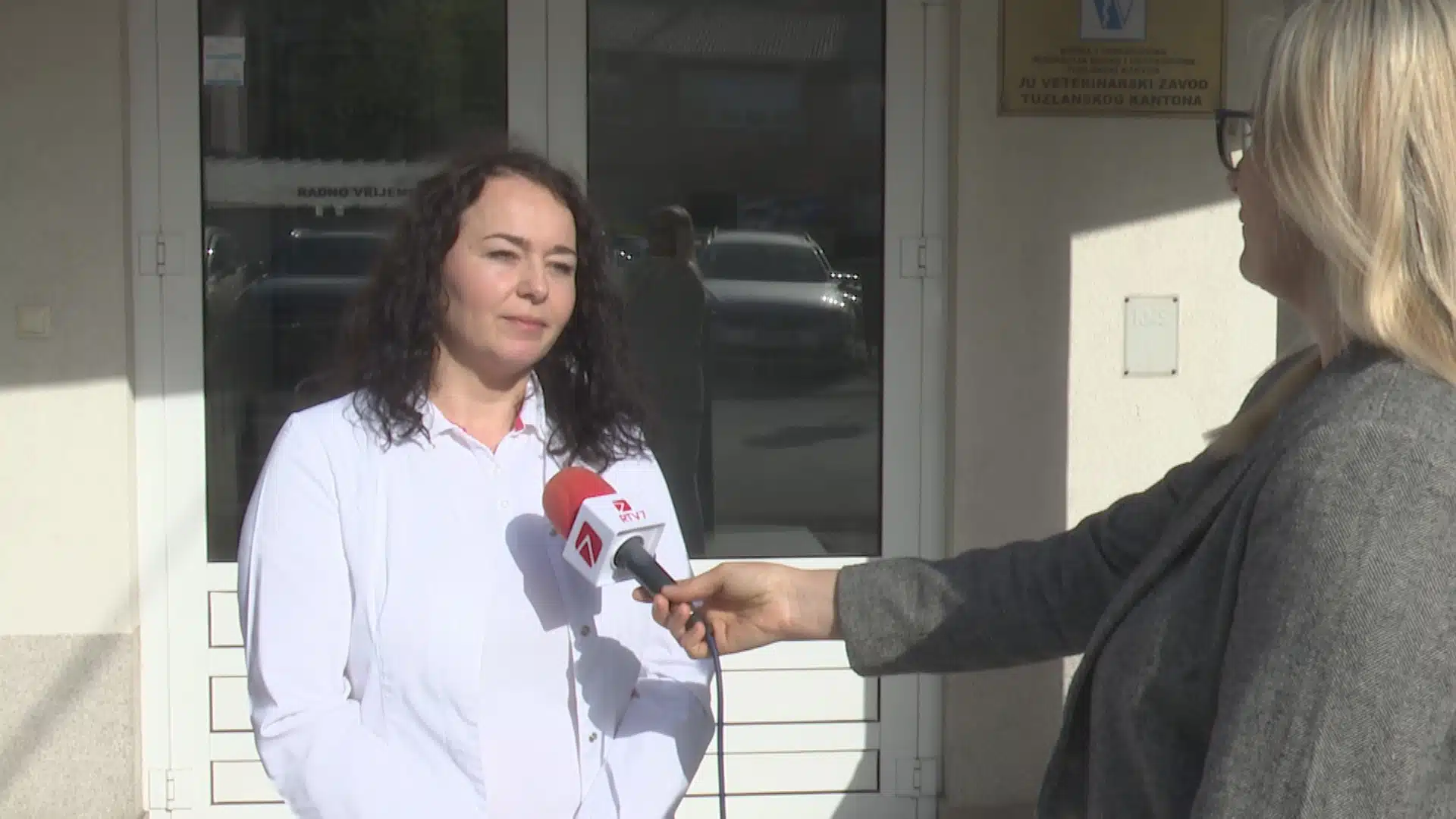 Stanje zaraznih bolesti kod životinja u Tuzlanskom kantonu: Bruceloza i oprez zbog slinavke i šapa (VIDEO)