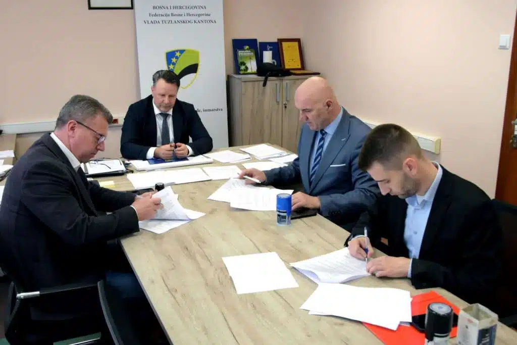 Najavljeno poboljšanje vodosnabdijevanja u Kladnju, Gračanici i Gradačcu kroz nova ulaganja