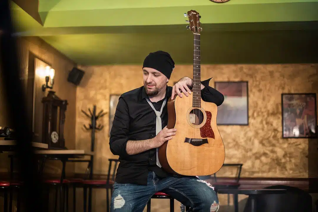 Tuzlanski umjetnik Denis Hadžić autor muzike za predstavu nagrađenu Zlatnim lavom u Umagu