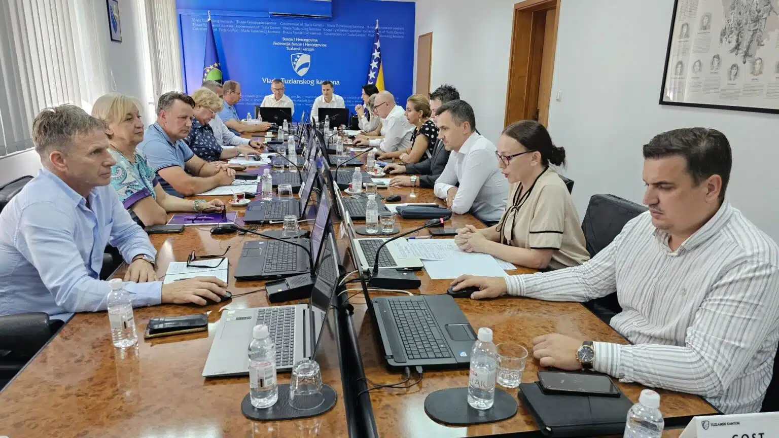 Vlada TK izdvojila dodatna sredstva za obrazovanje, infrastrukturne projekte i Policijsku upravu Živinice