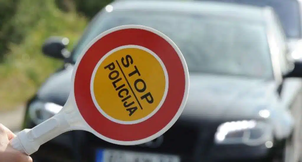 Policija na području TK zaplijenila drogu i oružje, dvije osobe uhapšene