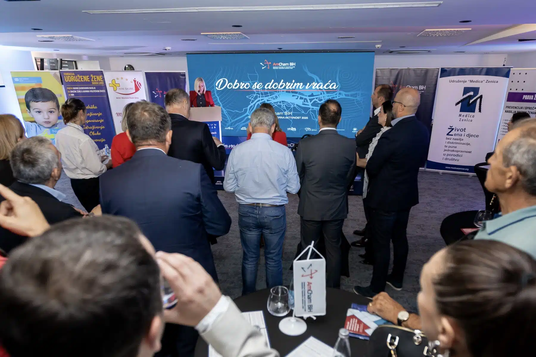 AmCham BiH društveno odgovorna aktivnost “Dobro se dobrim vraća” promovisana u Tuzli – humanost na djelu