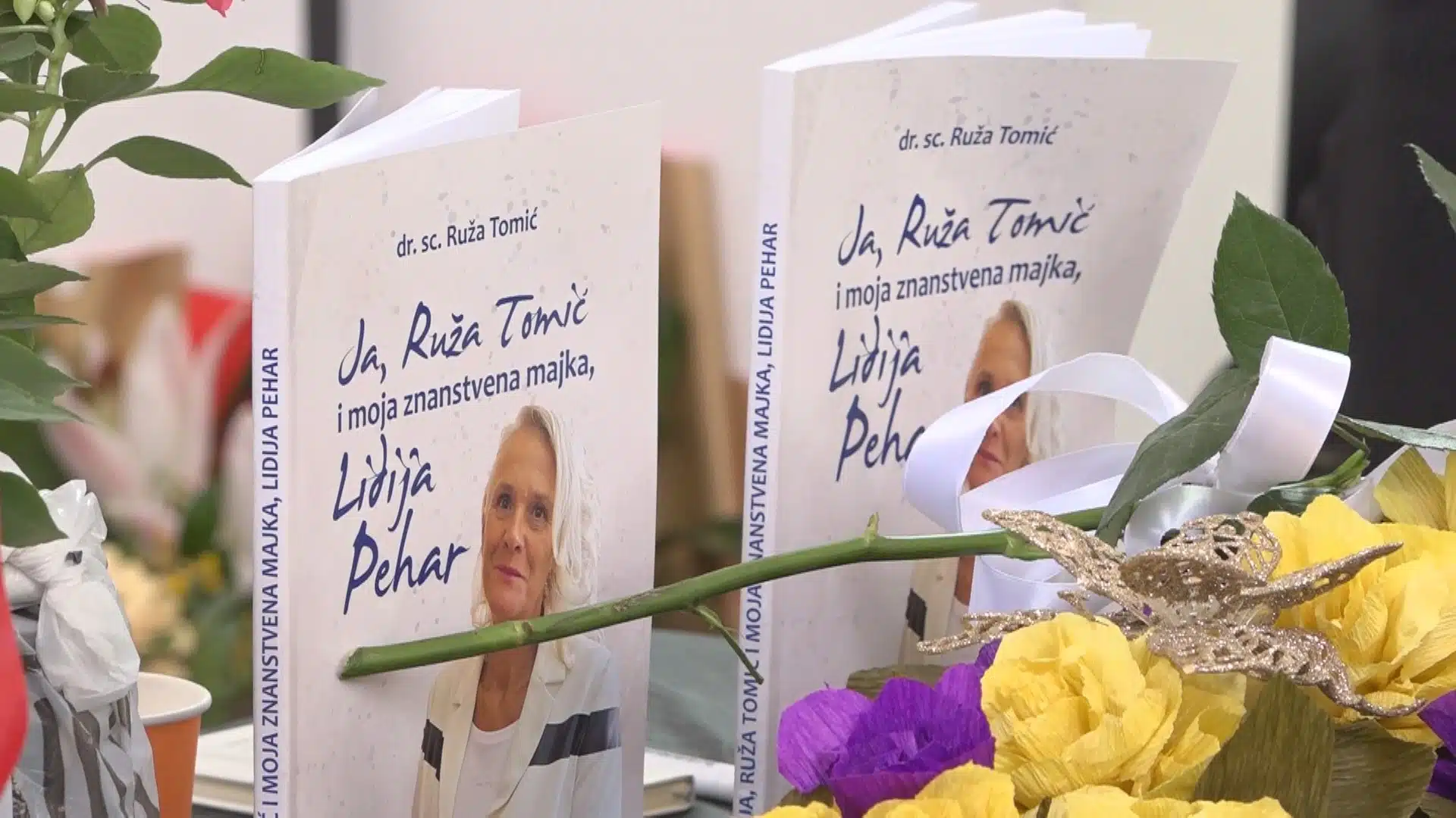 Promovisana knjiga Ruže Tomić posvećena akademkinji Lidiji Pehar na Sajmu knjiga u Tuzli (VIDEO)