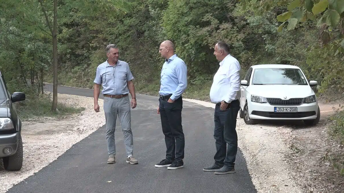 Gradonačelnik Tuzle Zijad Lugavić obišao gradilišta i najavio nastavak ulaganja u infrastrukturu (VIDEO)