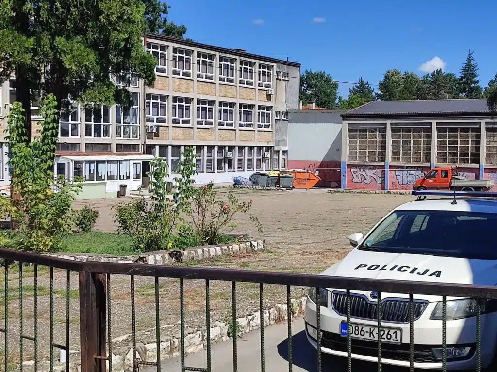 Maloljetniku određen pritvor zbog pokušaja ubistva vršnjaka u Tuzli