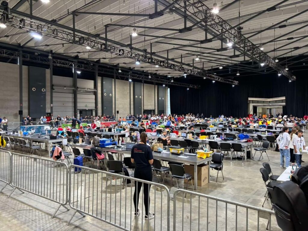 Timovi tuzlanske STEAM akademije srebrni na World Robot Olympiad u Ljubljani Timovi tuzlanske STEAM akademije srebrni na World Robot Olympiad u Ljubljani