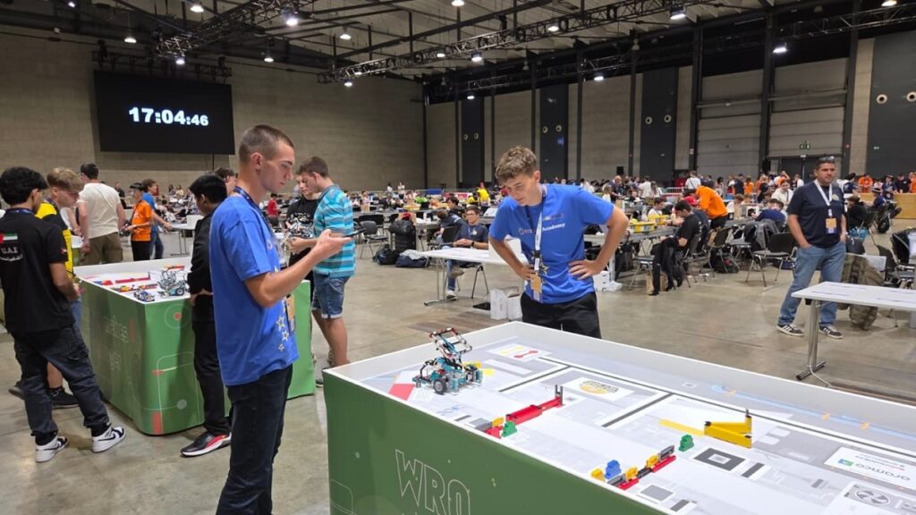 Timovi tuzlanske STEAM akademije srebrni na World Robot Olympiad u Ljubljani Timovi tuzlanske STEAM akademije srebrni na World Robot Olympiad u Ljubljani
