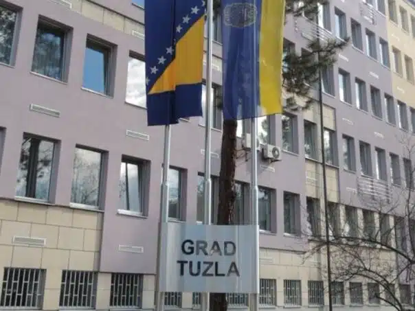 U Tuzli se otvara RA ured, građani će moći aktivirati elektronski potpis IDDEEA-e