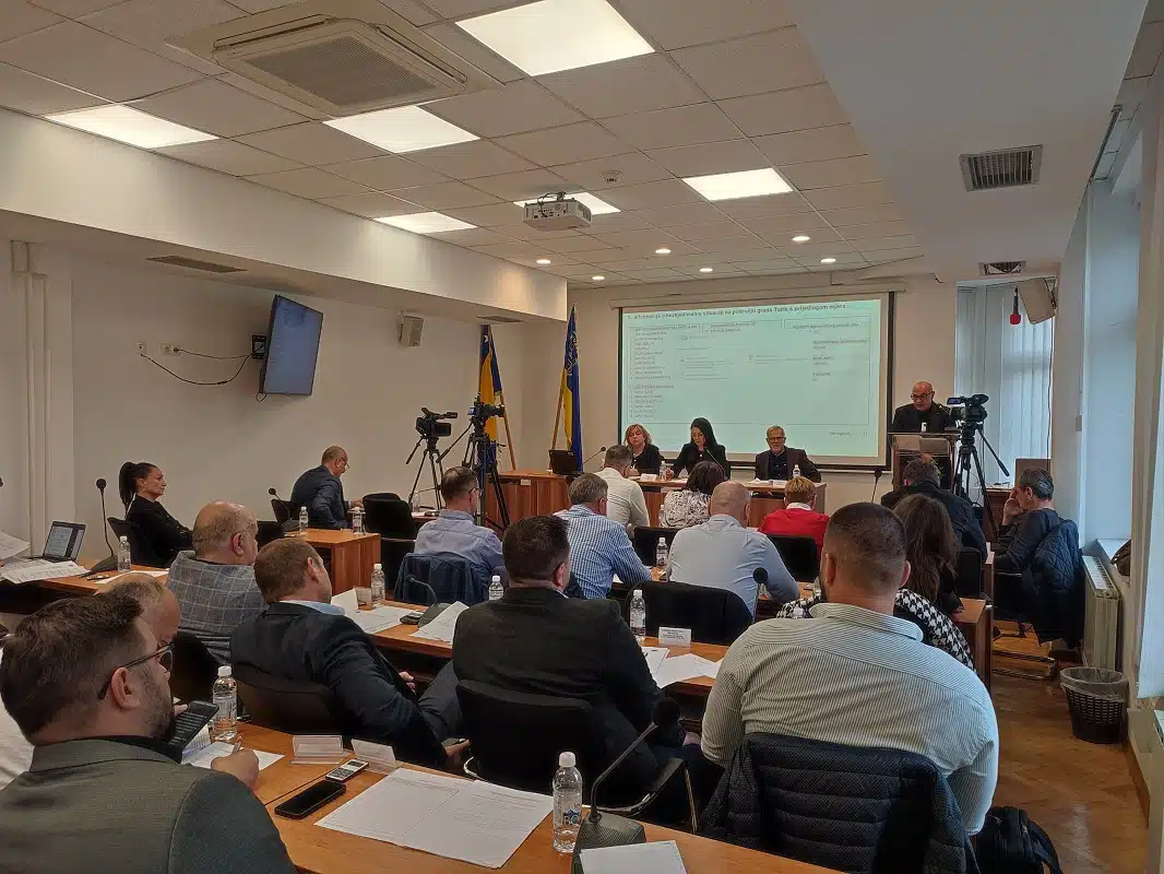 Praćenje utakmica u Tuzli do ranih jutarnjih sati: Pred vijećnicima izmjene odluke o radnom vremenu