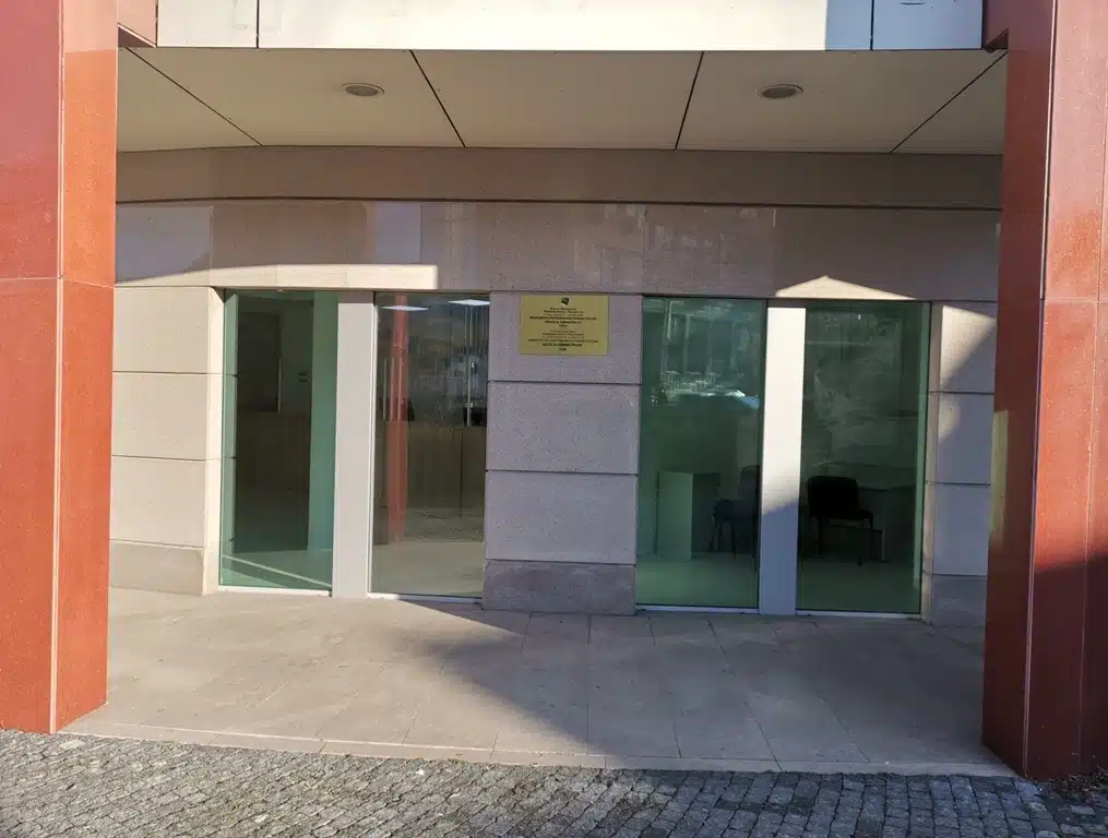 Šalter sala za izdavanje ličnih dokumenata na novoj lokaciji u Tuzli