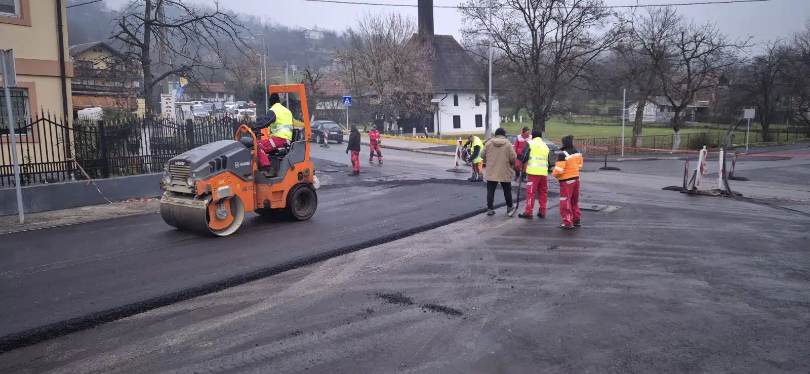 Završni radovi na kružnom toku kod Džindijske džamije