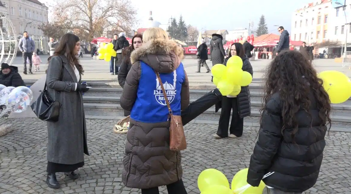 Na Trgu slobode bazar Islamic Reliefa posvećen pomoći djeci bez roditelja (VIDEO)