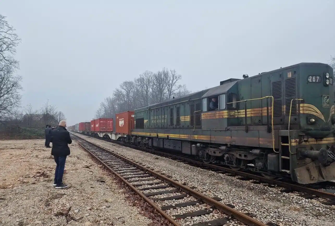 Carinski terminal Suha Luka u Tuzli zvanično otvoren: Prvi voz iz Rijeke označio početak intermodalnog transporta