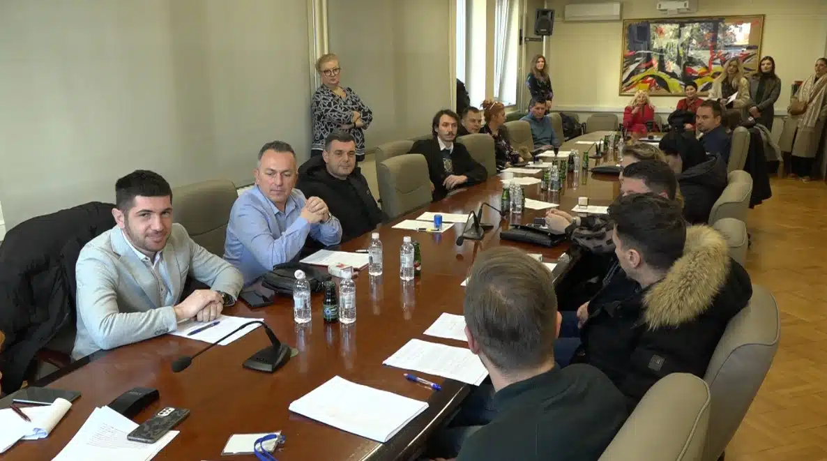 Grad Tuzla: Potpisani ugovori u okviru projekta zapošljavanja ranjivih kategorija (VIDEO)