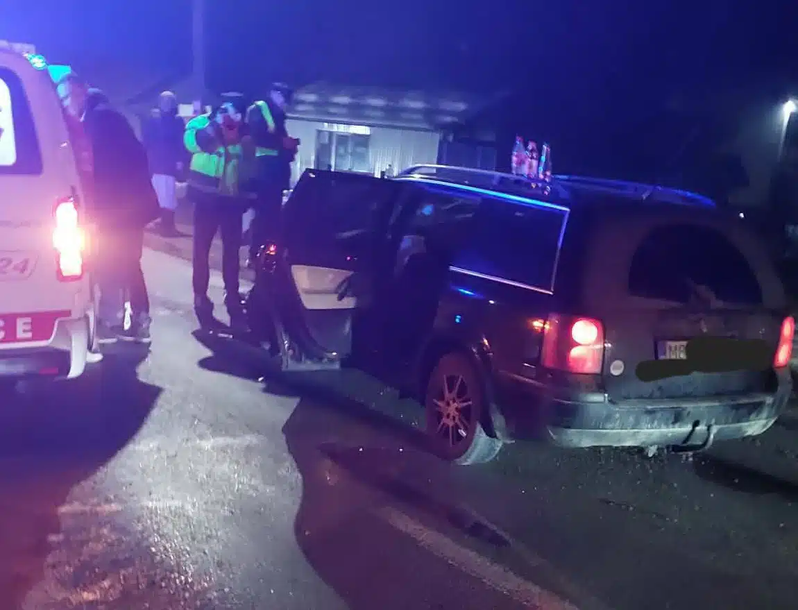 Teška saobraćajna nesreća u Živinicama, povrijeđeno osam osoba