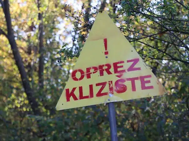 Povremena obustava saobraćaja u naselju Gradovrh zbog sanacije klizišta