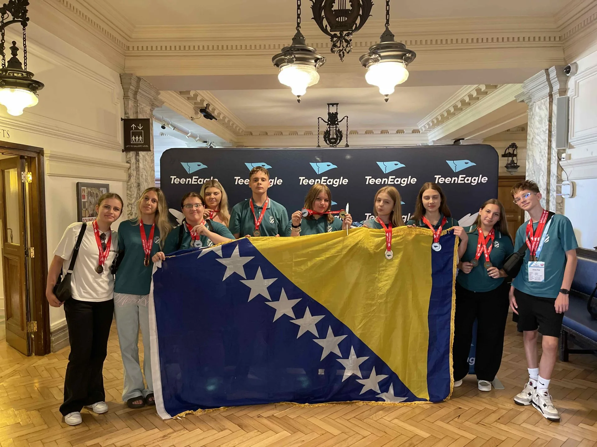 Bosanskohercegovački učenici vratili se iz Londona sa čak 21 medaljom i tri počasna priznanja