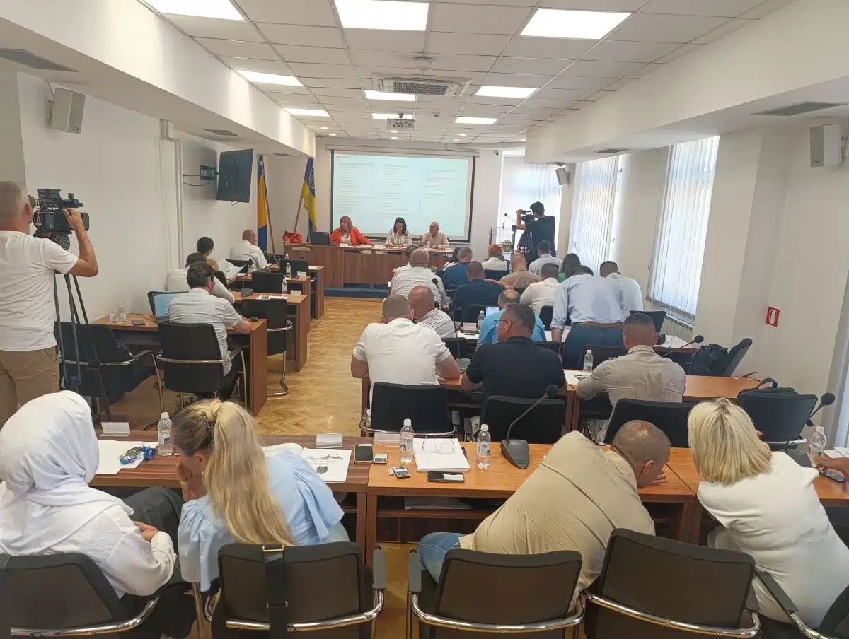 Gradsko vijeće Tuzla traži krivičnu odgovornost zbog zagađenja iz Termoelektrane: Usvojen niz hitnih mjera