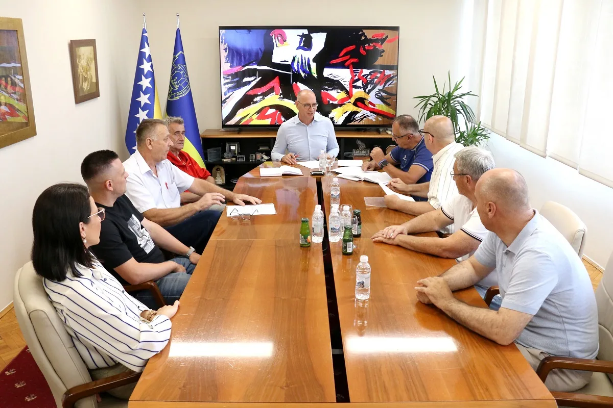 Predstavnici mjesnih zajednica Novi Grad I i Novi Grad II razgovarali s gradonačelnikom Lugavićem