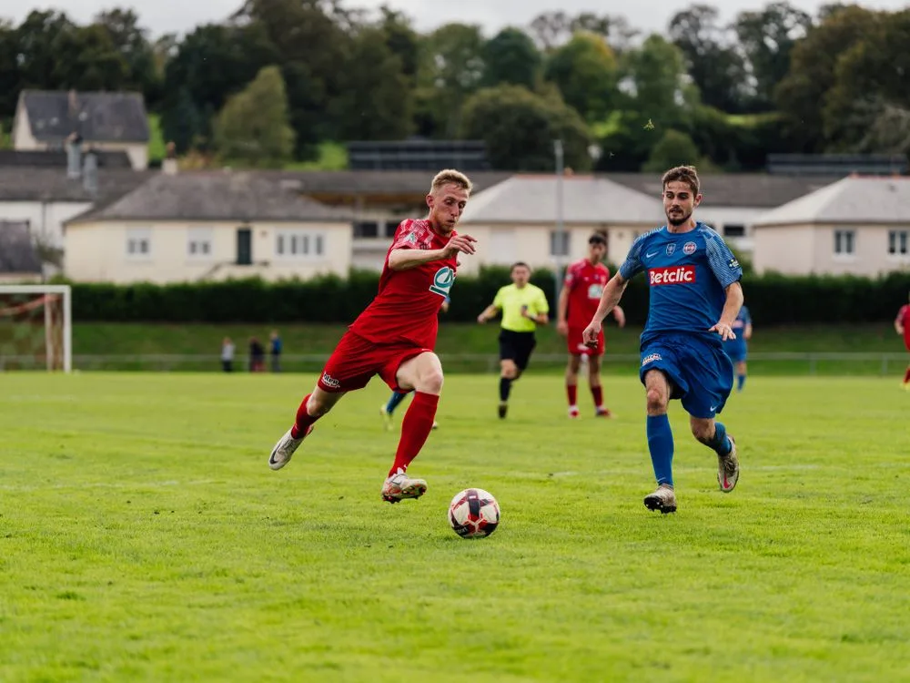 Kako kazino brendovi sponzoriraju fudbalske klubove u 2026. godini