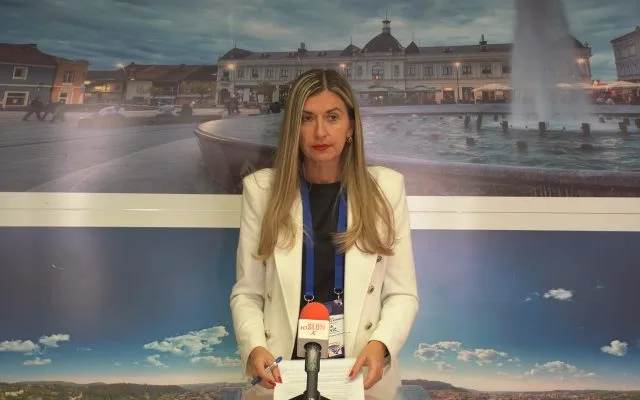 GIK Tuzla: Do 11 sati glasalo 9,88 posto birača, kašnjenja zabilježena na 14 biračkih mjesta (VIDEO)