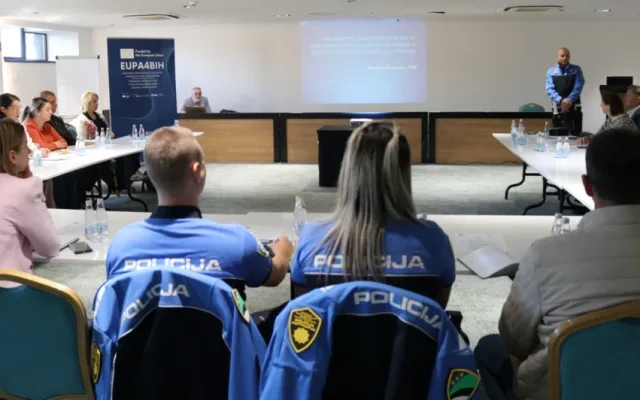 Stručno usavršavanje policijskih službenika za postupanje prema djeci i maloljetnicima (FOTO)