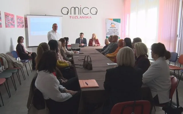 Tuzlanski kanton prednjači u hraniteljstvu: Cilj je svakom djetetu osigurati siguran porodični dom (VIDEO)