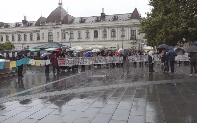 Još jedan mirni protest majki i žena Srebrenice (VIDEO)