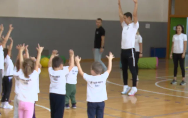 „Mali sportisti Tuzle“: Mališani  će imati redovne časove tjelesne aktivnosti  (VIDEO)