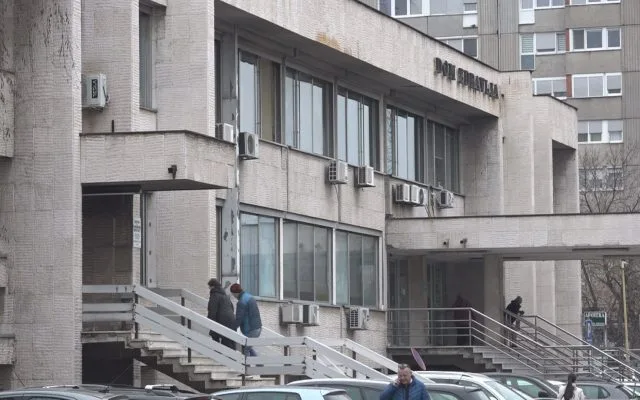 Dom zdravlja Tuzla bez vode, privremeno obustavljeno uzimanje uzoraka krvi