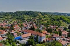 Produžen pritvor 15-godišnjoj učenici iz Tuzle koju terete da je nožem napala dvije djevojčice