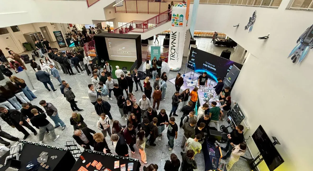 IT Reboot u Travniku: U fokusu digitalne tehnologije, biznis i umjetna inteligencija
