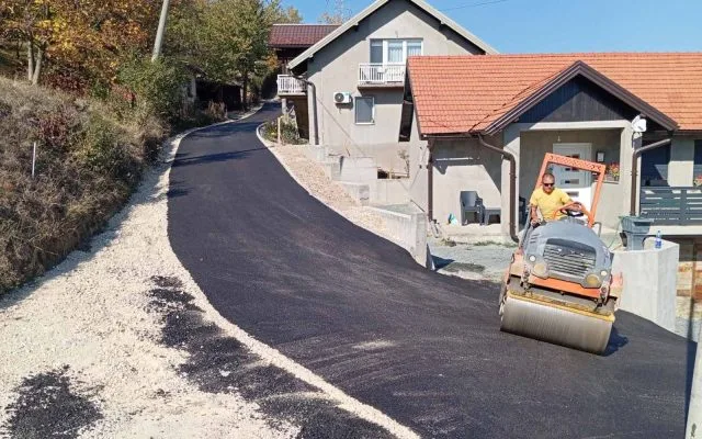 Završeni radovi na sanaciji putne infrastrukture na tri lokacije u Tuzli (FOTO)