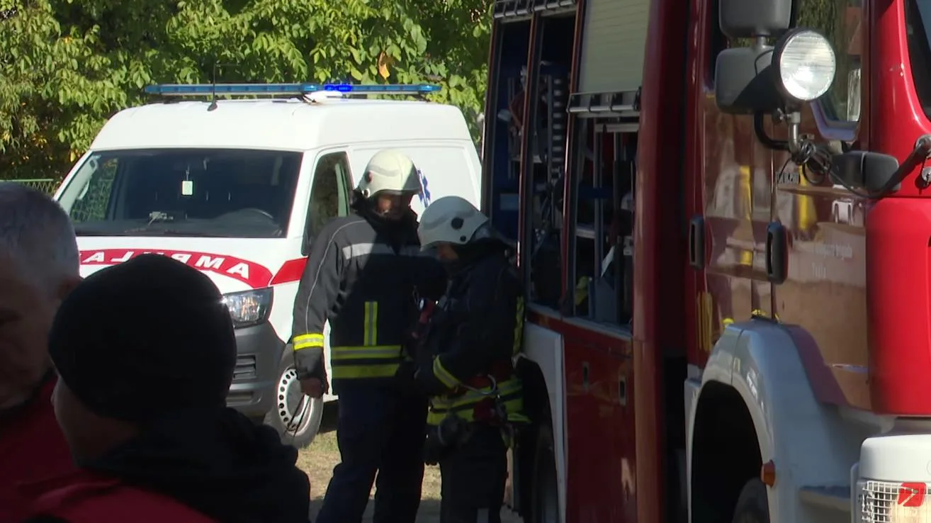 Civilna zaštita Grada Tuzla održala pokaznu vježbu za osoblje i učenike Osnovne škole „Solina“ (VIDEO)